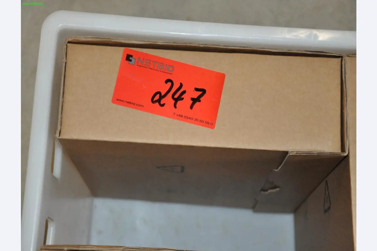 Máquinas, ferramentas, mercadorias / equipamento de oficina do ambiente<br> Comércio automóvel / serviço de pneus-12